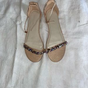Flat sandals with ringtones